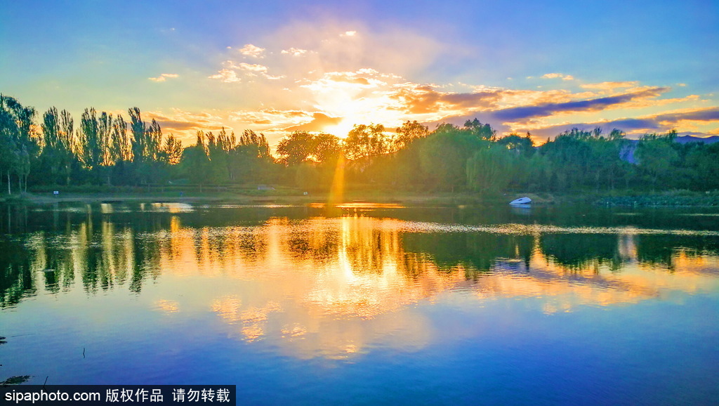 There is such a free park between Yuquanshan mountain and the Summer Palace