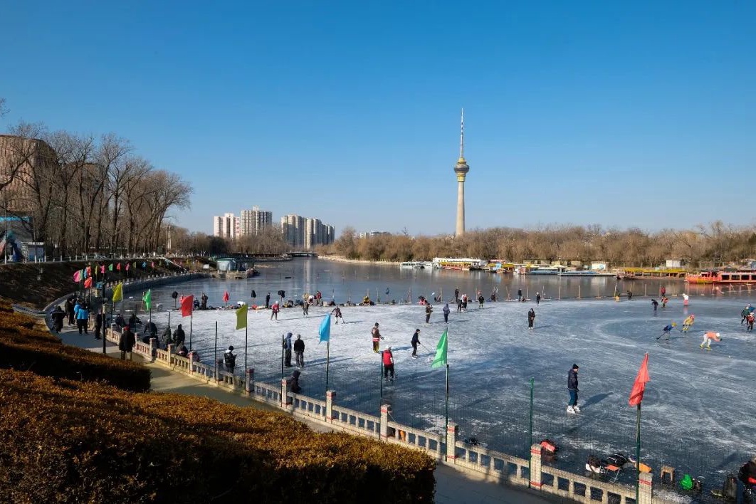 北京天然冰场大多将于2月5日左右关闭喜欢滑冰的朋友抓紧