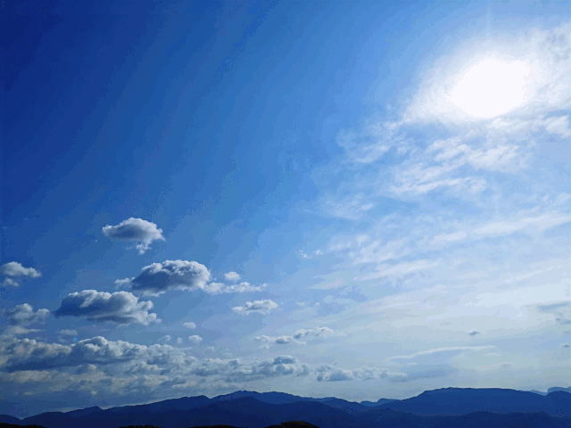 降温 强对流天气将是明显表现 昨日清晨到傍晚,云南大理上空的云层