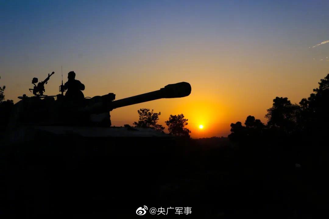 夕阳美如画这里有军人的浪漫与坚守
