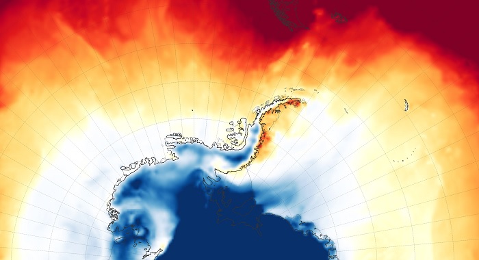 南极遭遇热浪袭击 鹰岛冰雪出现大面积融化