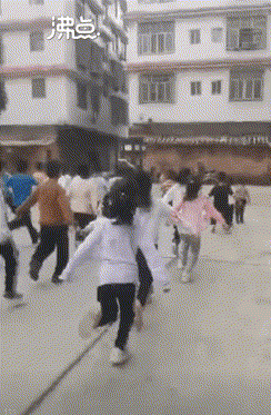 又有老师“不务正业”了！