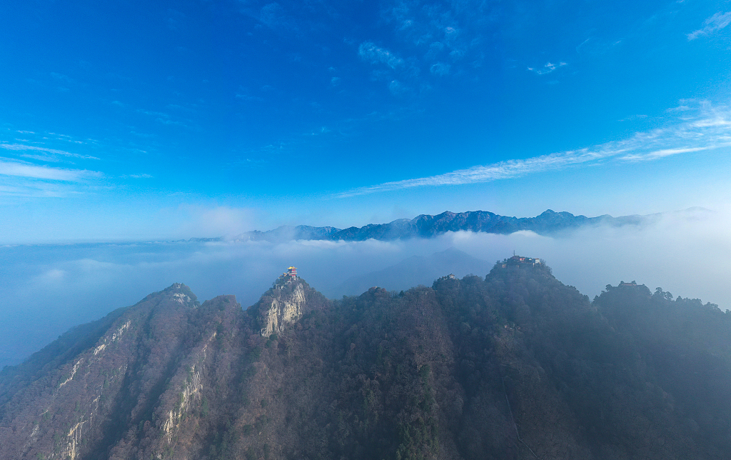 西安:航拍秦岭南五台云海景观