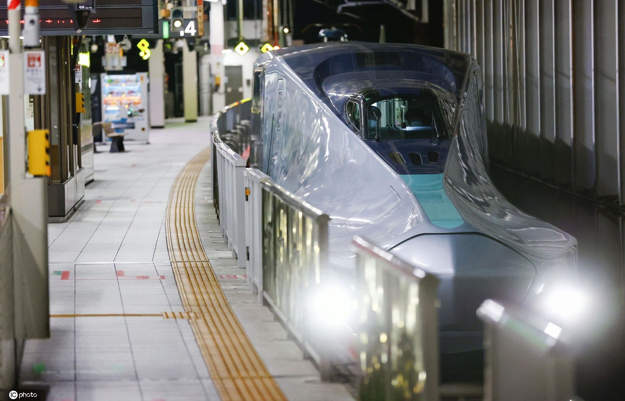 日本宫城县,东日本铁道公司(jr东日本)测试新干线列车"alfa-x"(阿尔法