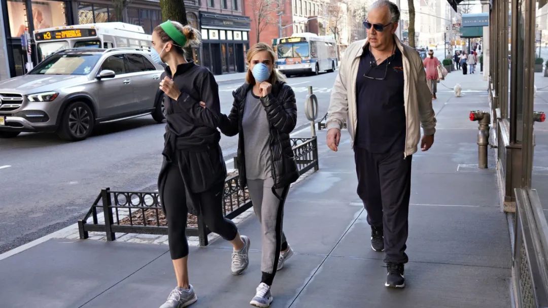 补壹刀：如此严防内地，香港疫情为何还急转直下？