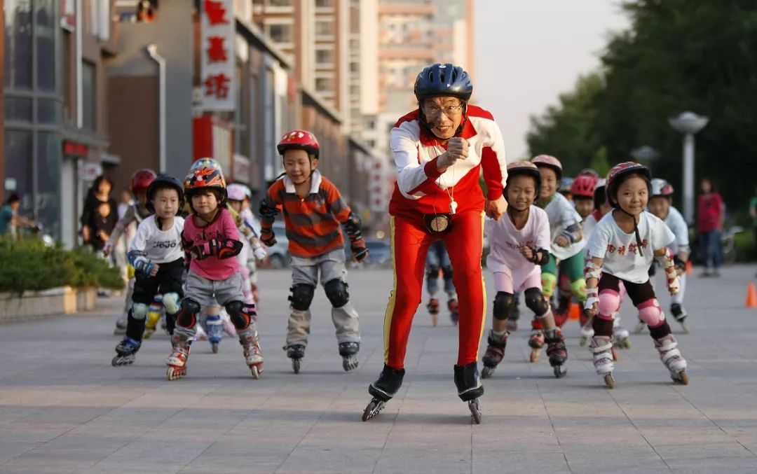 这一届老年人，真“野”！