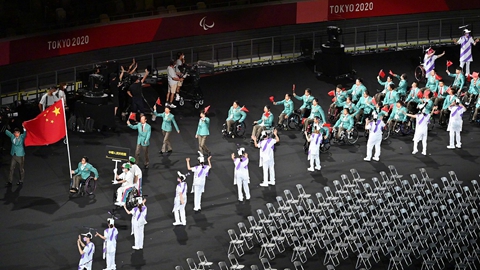 东京残奥会开幕式上，中国体育代表团150人参加入场仪式