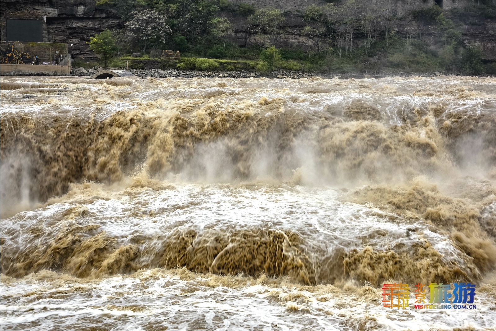 秋日观壶口瀑布 九曲激浪生层烟 北京旅游网
