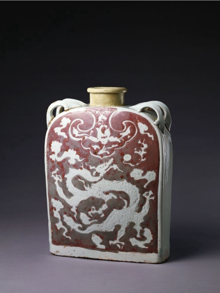 鲜艳的元代红釉瓷器