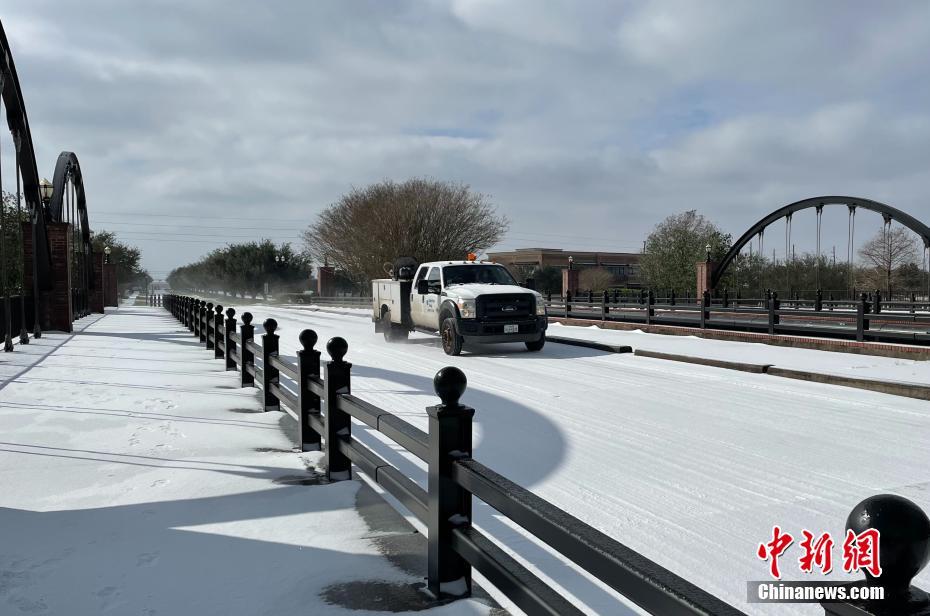 美国得克萨斯州休斯敦遭暴风雪袭击