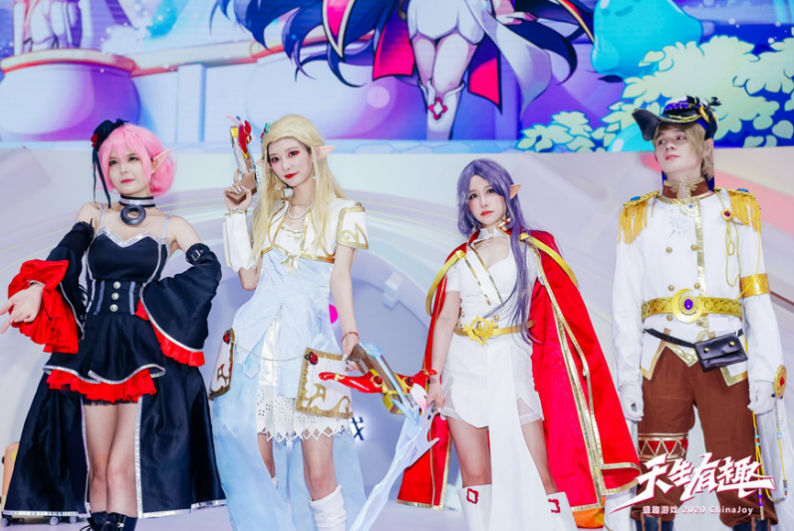 图:《冒险岛》现场精彩的coser表演