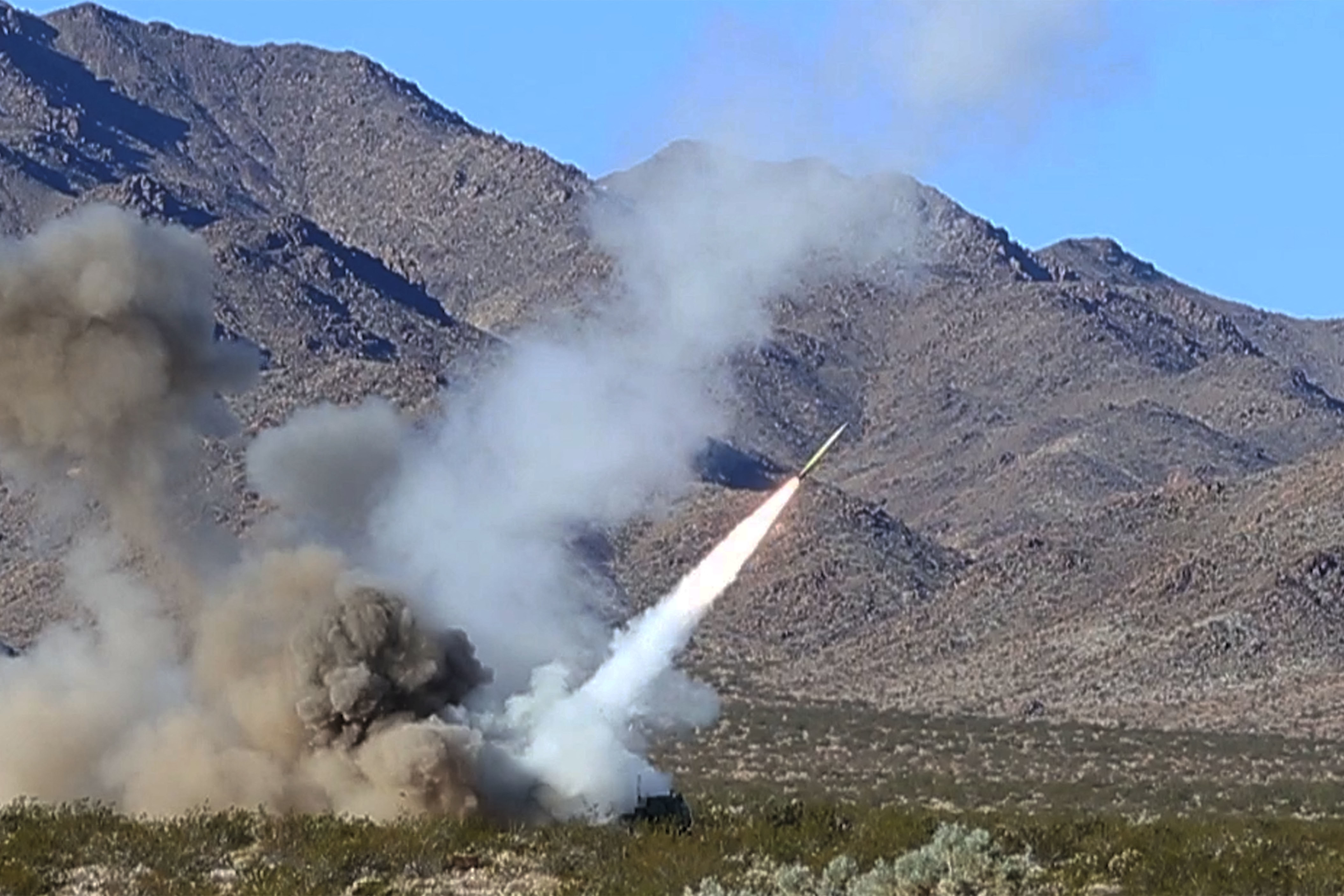 美国向乌克兰提供"海马斯"多管火箭炮系统.图源:ic photo