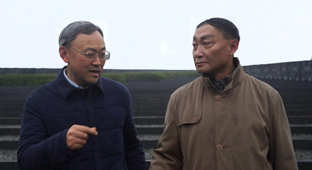 就紫金草志愿者话题采访侵华日军南京大屠杀遇难同胞纪念馆馆长张建军