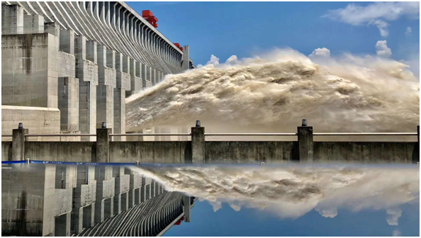 建库以来最大三峡水库枢纽全力抵御75000立方米每秒洪峰