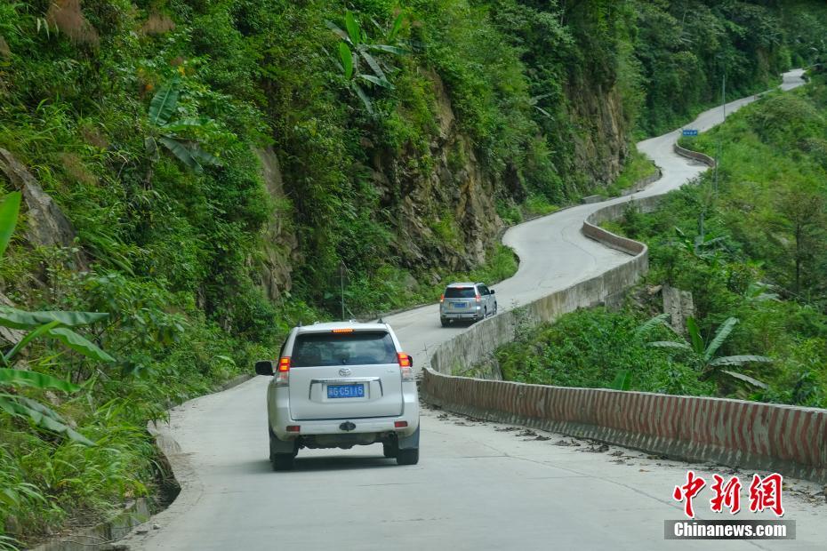 通往莲花秘境的西藏墨脱公路