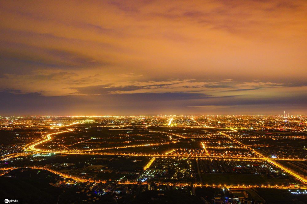 雨后凌晨俯瞰北京城西北五环犹如一条东方巨龙