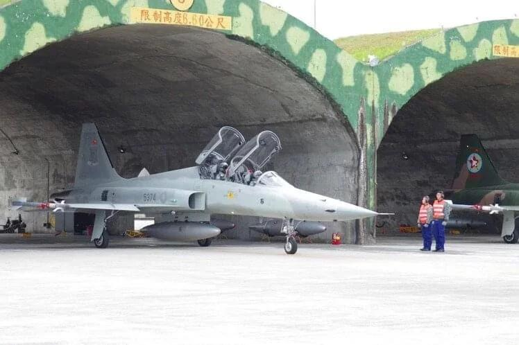 ̨F-5Fսѵ