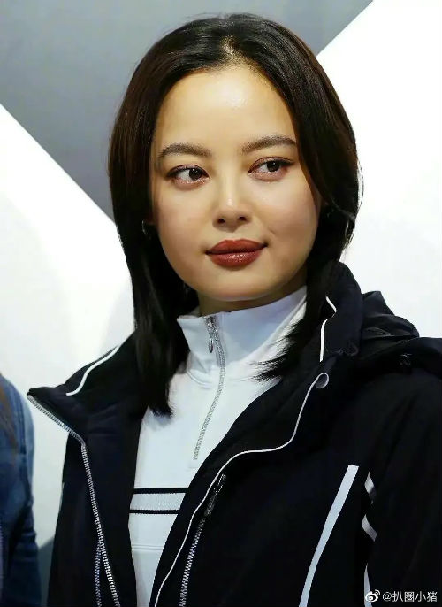 赵露思和辛芷蕾 120斤的脸如何自救?