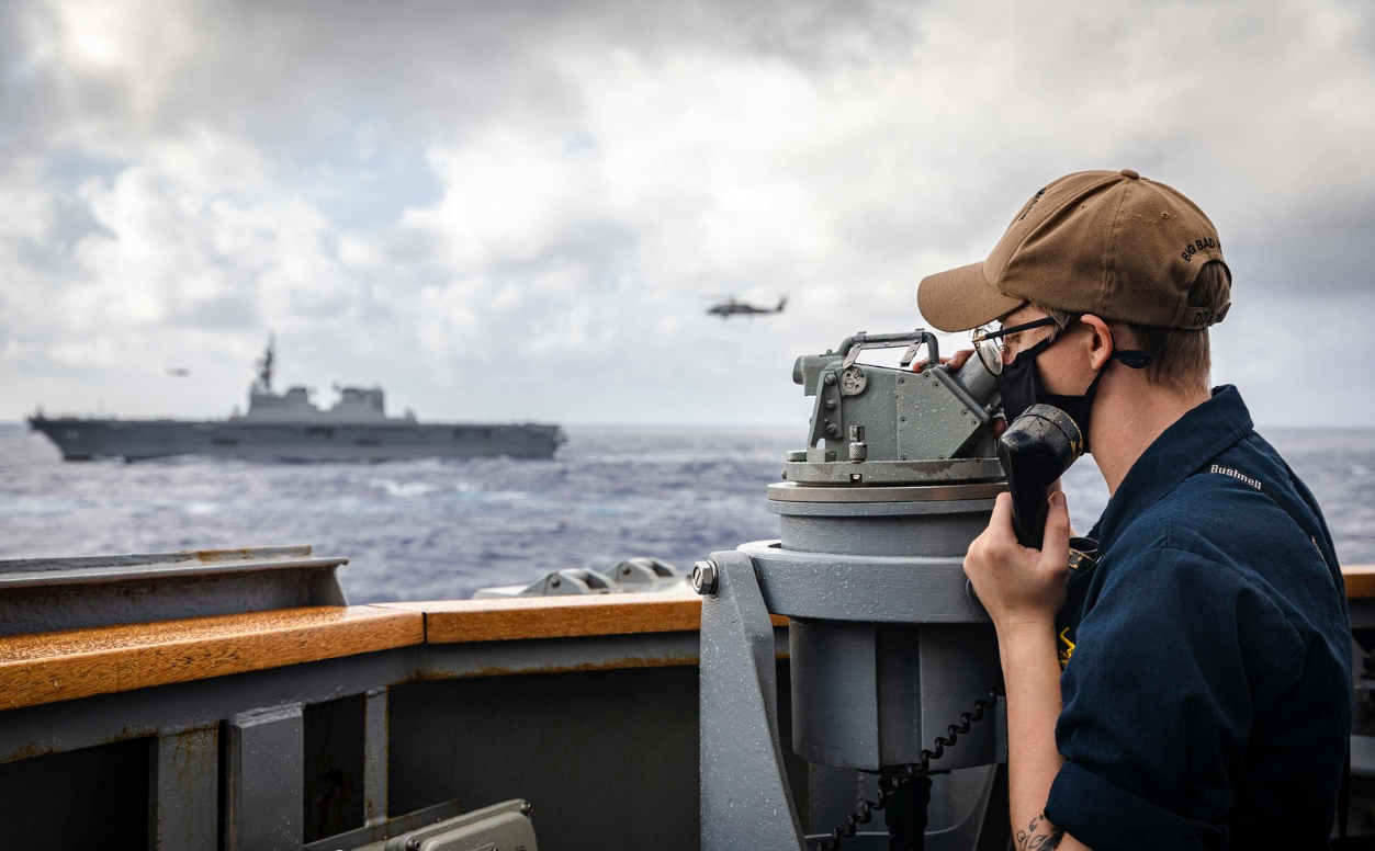 美、日、法三國聯合反潛演習畫面