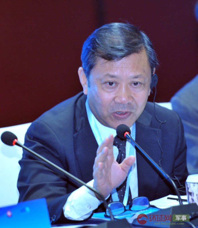 2019年10月16日，中国现代国际关系研究院高级顾问、前院长季志业在出席第十六届北京国际军控研讨会第一场圆桌会议时回答与会代表的提问。  杨铁虎 摄