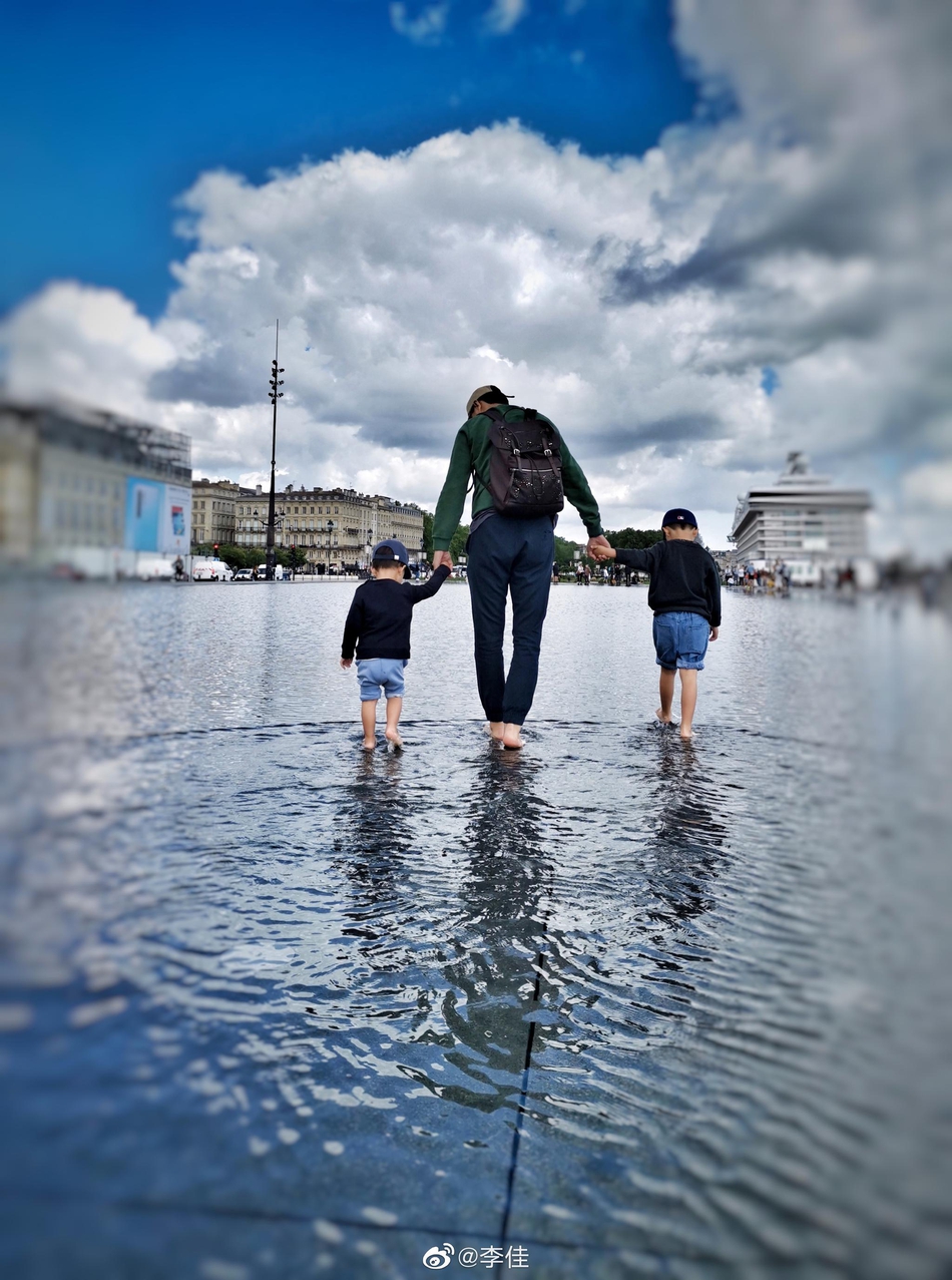 "这一行对颜值有要求的!"帅气设计师头发几乎全掉光,女朋友也没了!