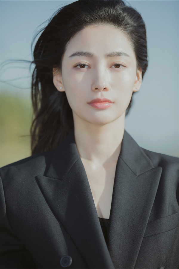 付美海盐系写真曝光干练飒气温柔气质尽显