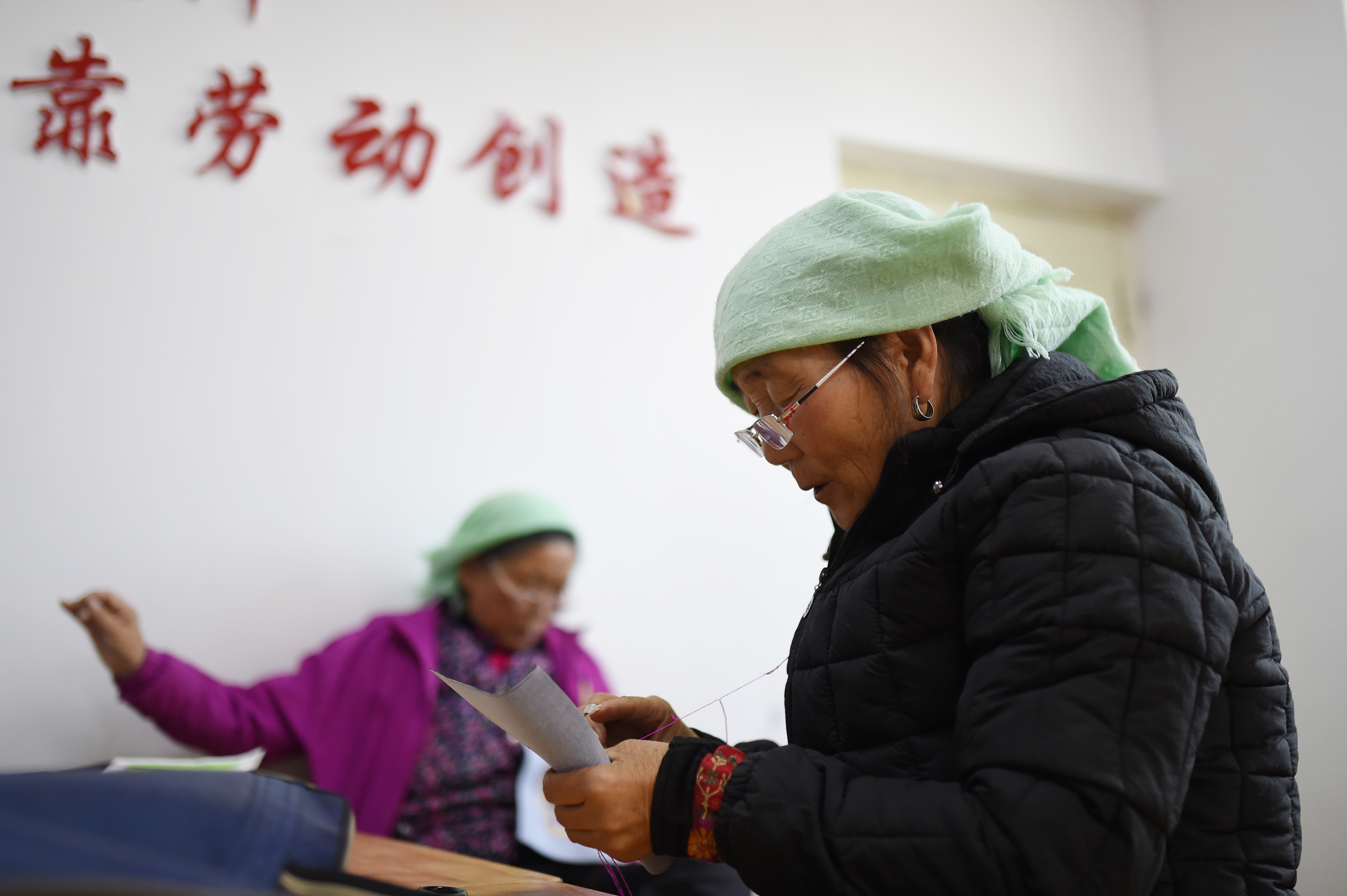 (五中全会精神在基层)土族幸福新农村