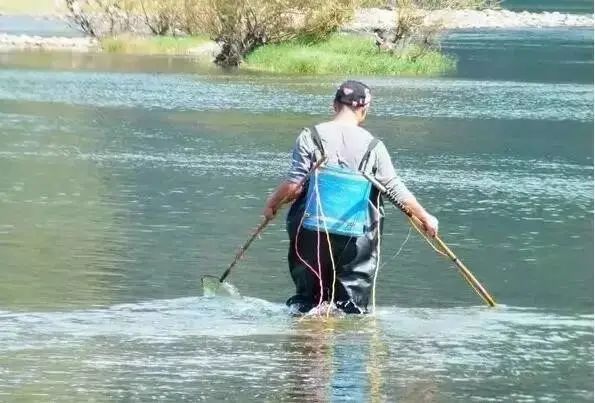 禁渔期最后一天违法电鱼,广西男子不慎触电身亡