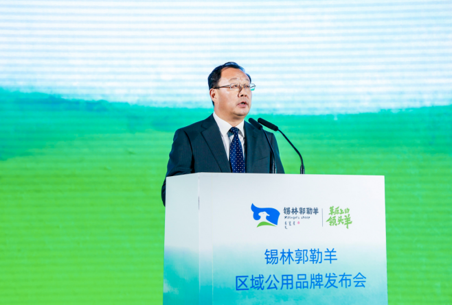 图为锡林郭勒盟委副书记,盟长霍照良