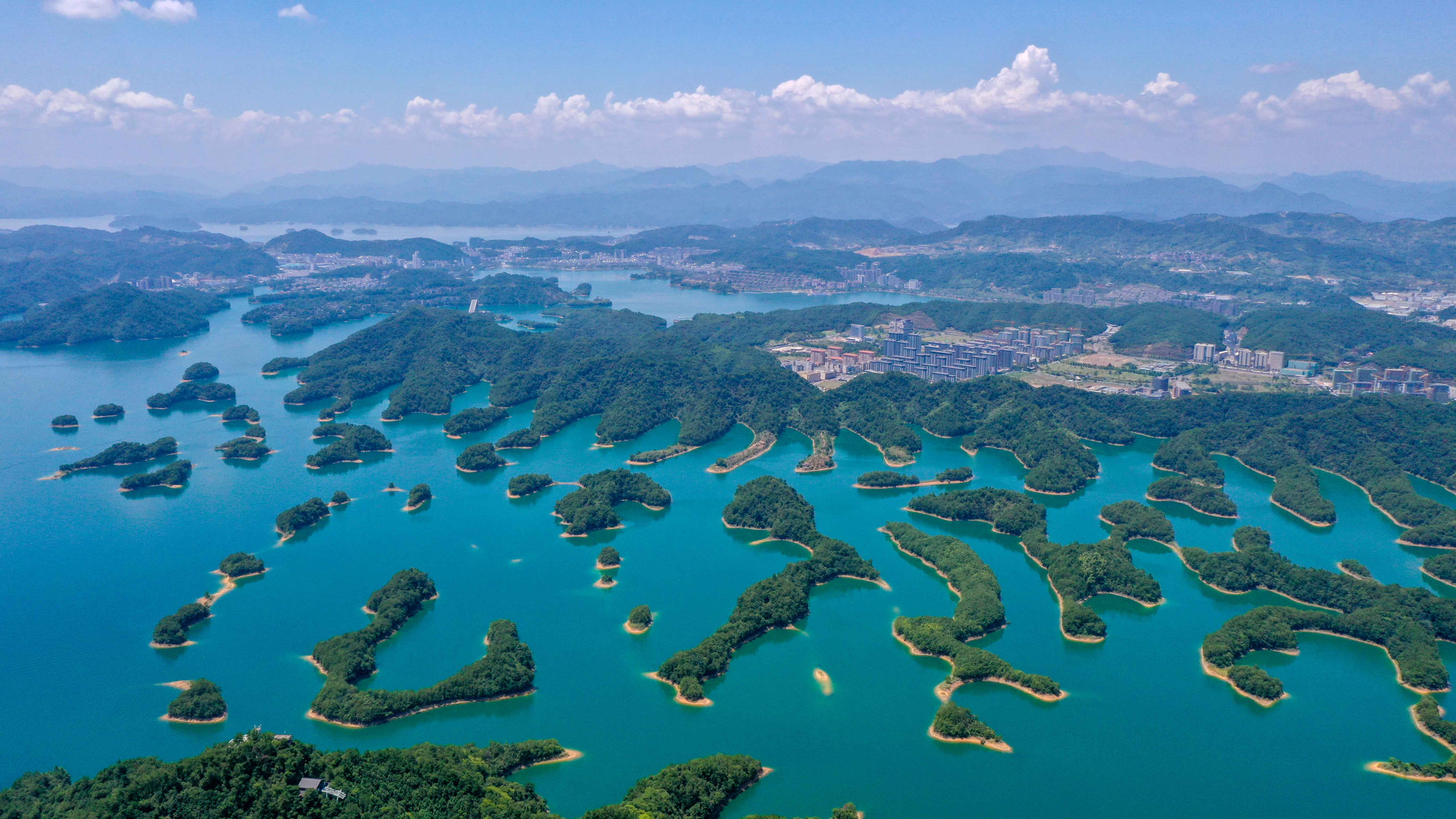浙江淳安:千岛湖珍珠列岛碧波涟漪美景如画