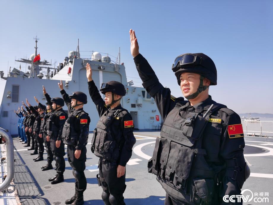 海军第35批护航编队启航赴亚丁湾