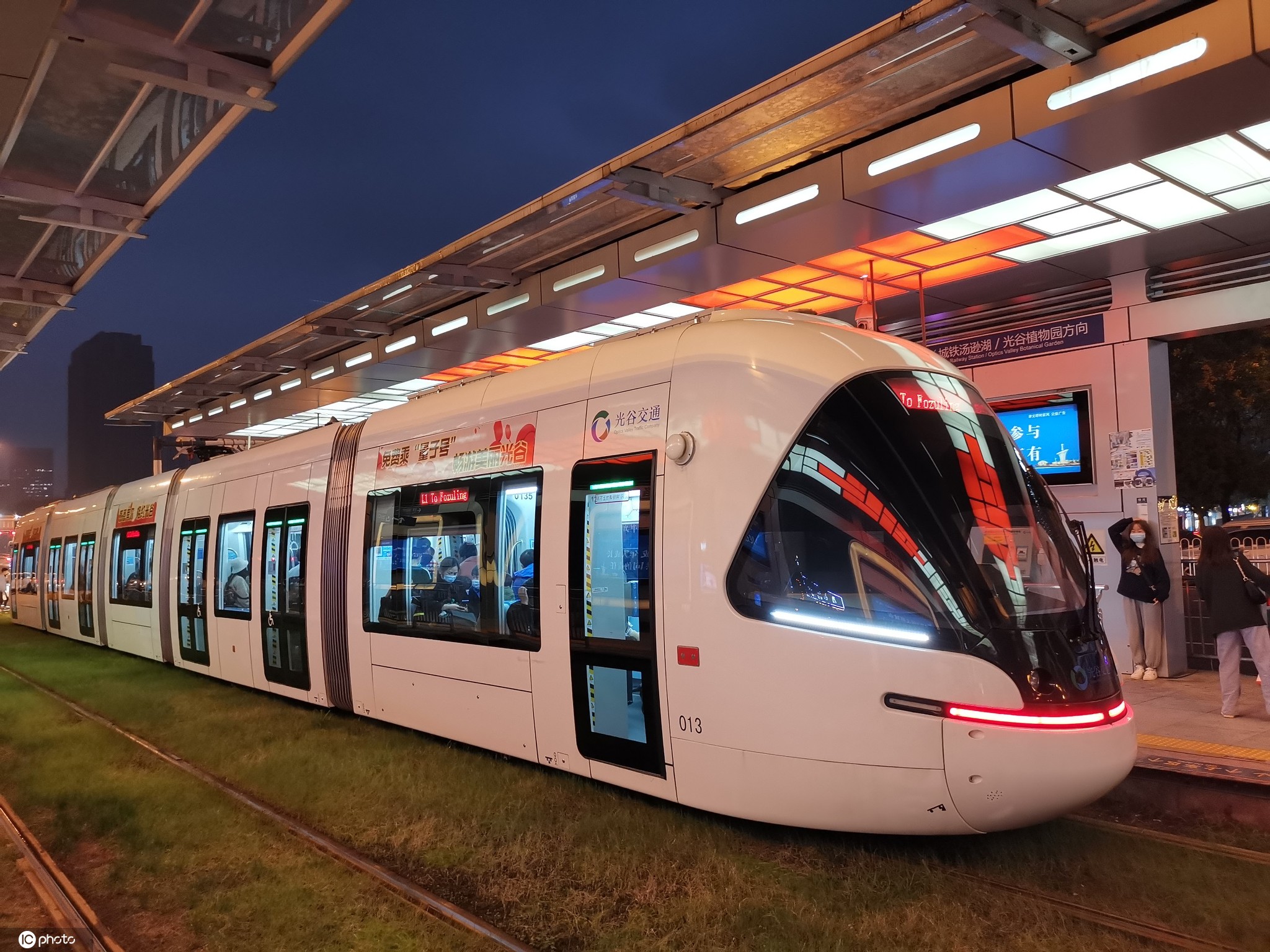 假期5天12万人次免费乘坐 光谷有轨电车总客流突破两千万