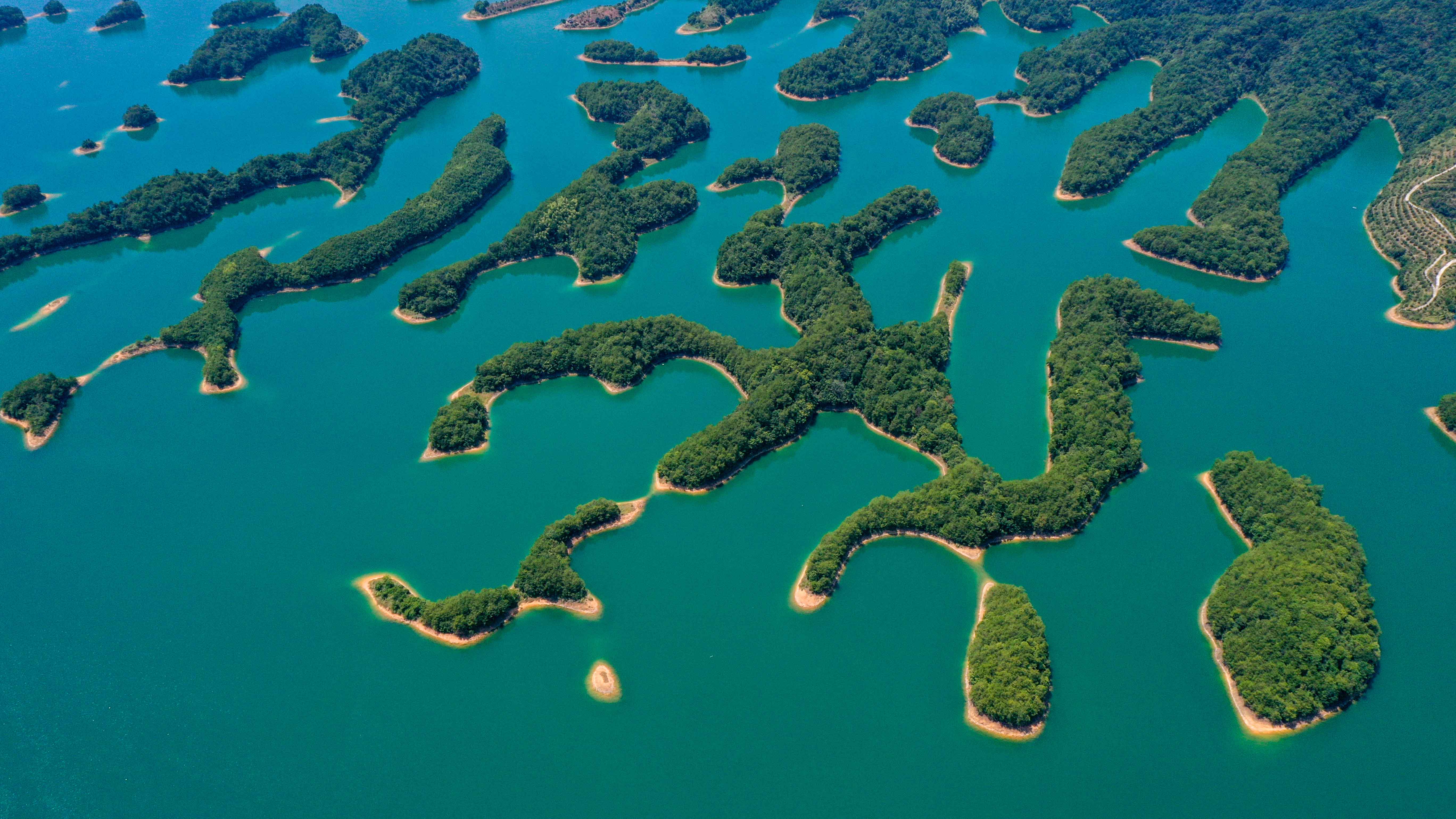 浙江淳安:千岛湖珍珠列岛碧波涟漪美景如画