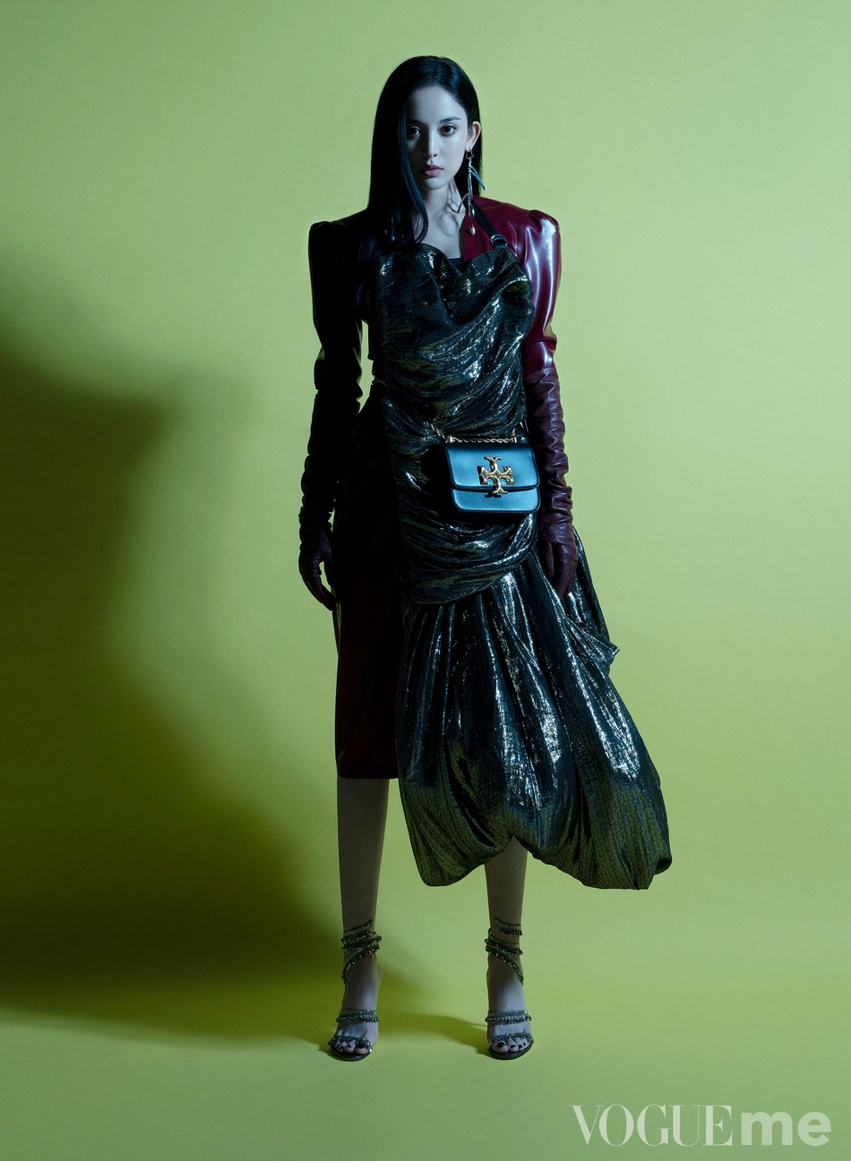 娜扎登杂志封面02海盗装造型叛逆又时髦