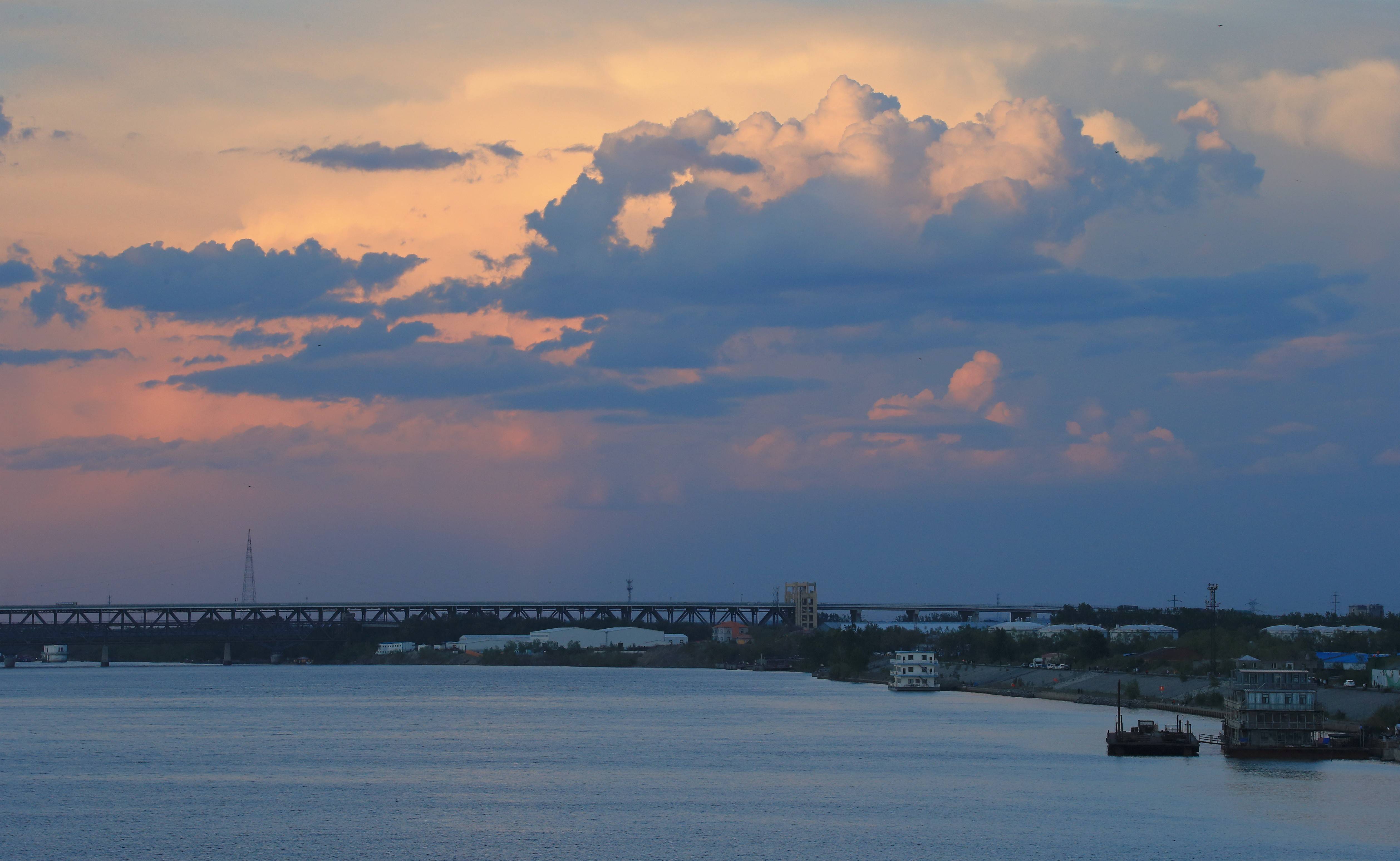 黑龙江哈尔滨晚云变幻美如画