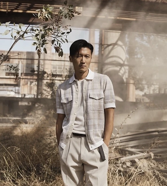 谢霆锋菜园遭冰雹袭击 现场一片狼藉损失"惨烈"