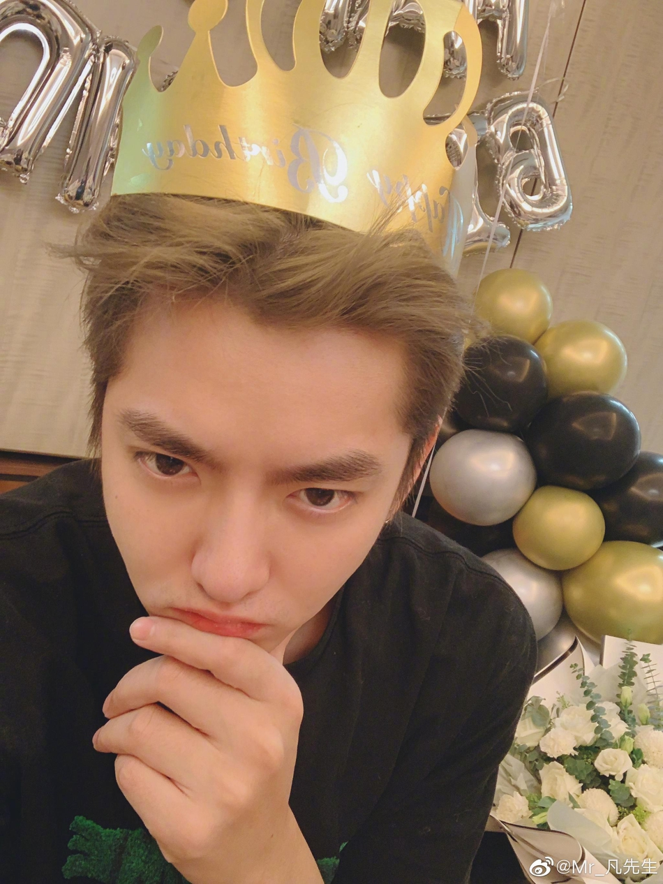 吴亦凡晒照庆祝三十岁生日 自称适应度良好