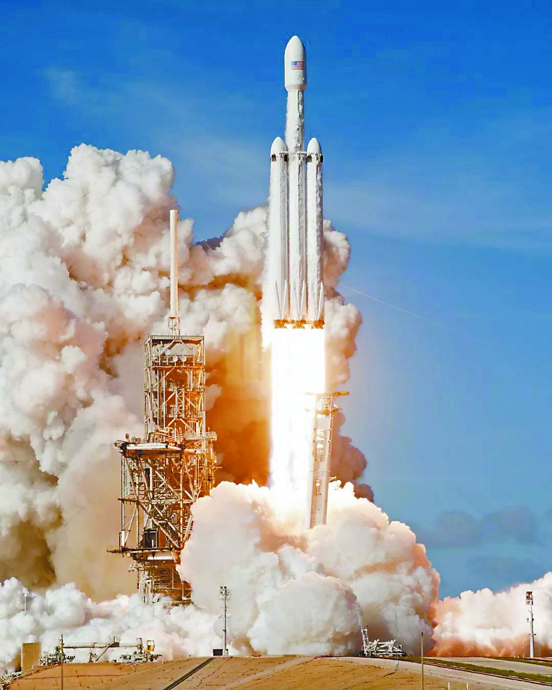 “猎鹰重型”火箭被美国空军视为快速补充太空卫星的重要工具