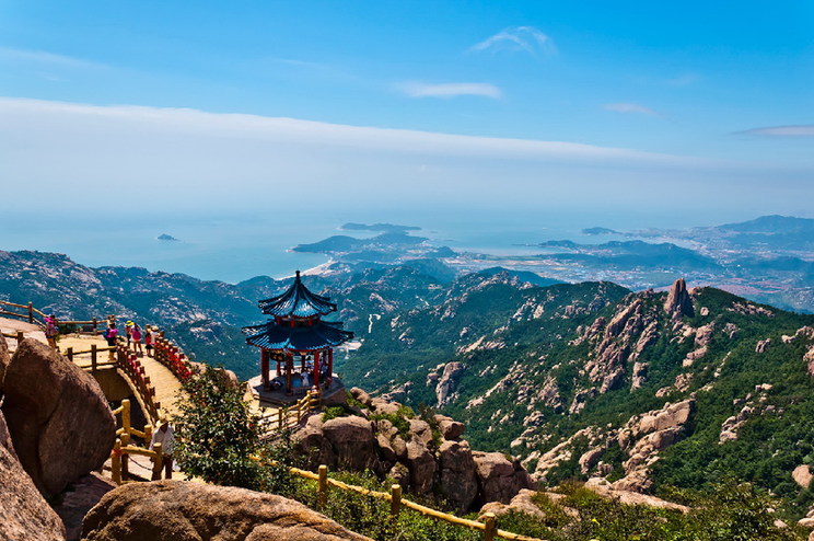 海上“第一名山”——崂山,有着独特的花岗岩地貌形成了崂山独特的景观