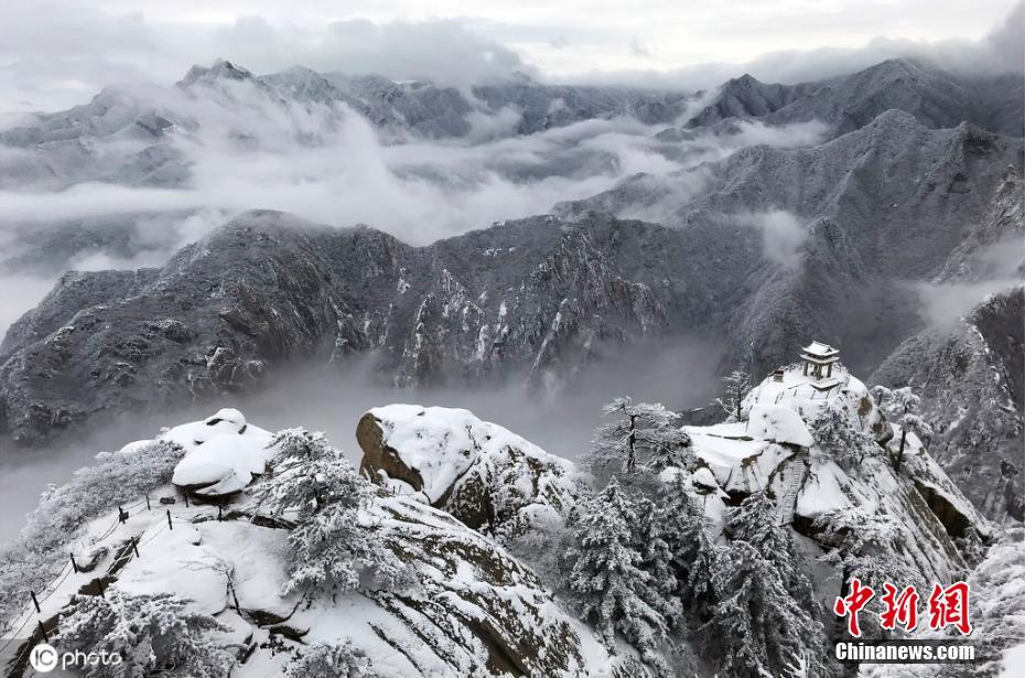 陕西华阴雪后华山银装素裹 如诗如画美不胜收