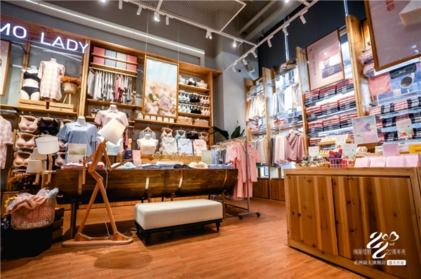 都市丽人亚洲最大旗舰店陈列展示