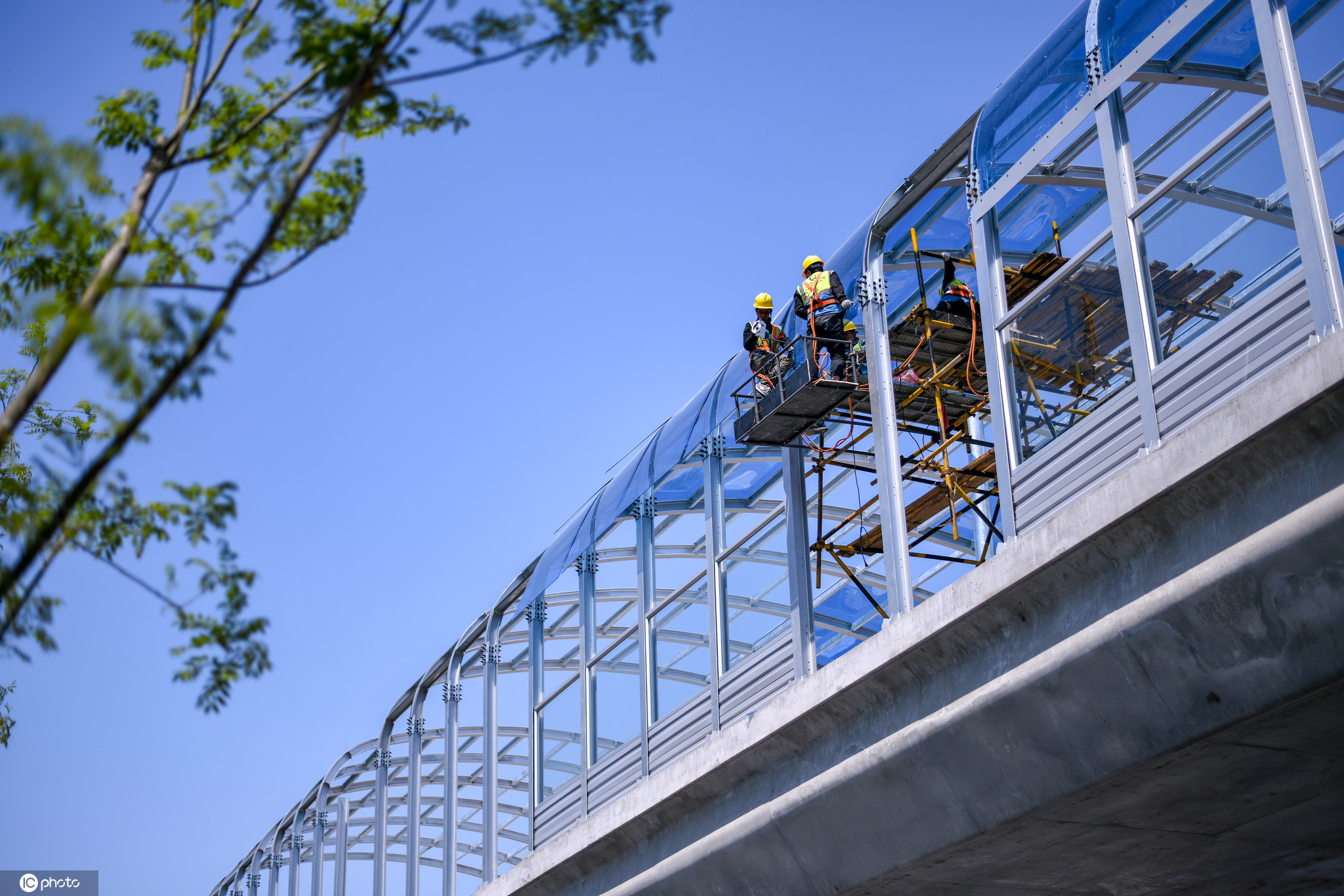 济南最短高架轨道 全长仅千米