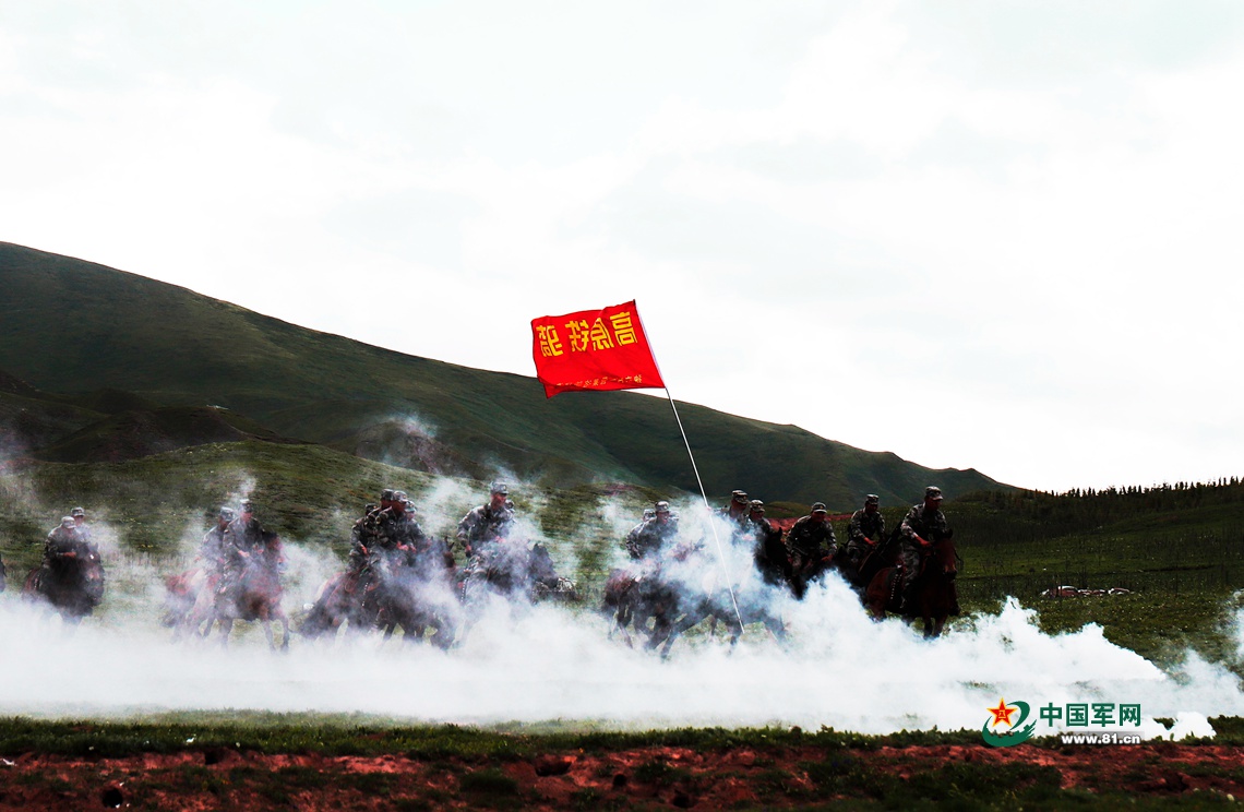 兵哥镜头下的铁血骑兵连,看后让人热血澎湃