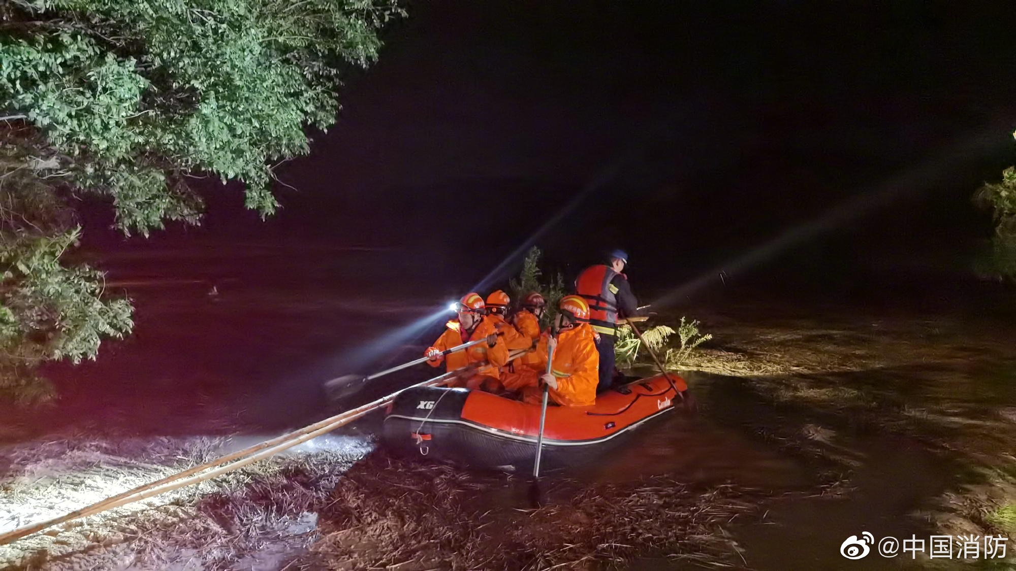 山西暴雨消防救援情况通报:出动指战员3801人(次,疏散营救被困人员