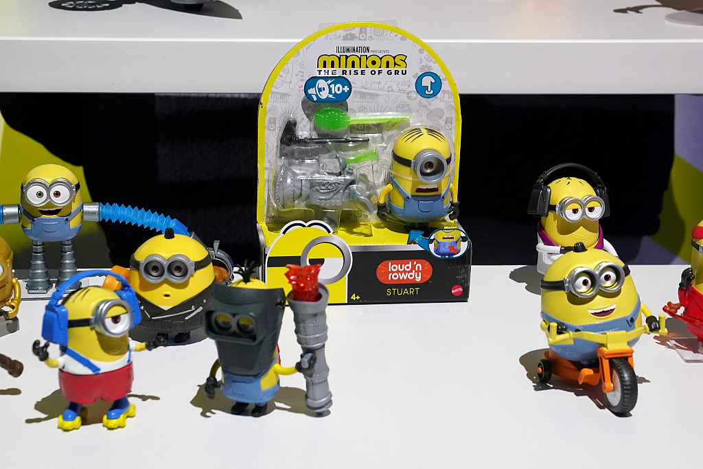 美国美泰公司推出多款玩具02光头芭比引人瞩目