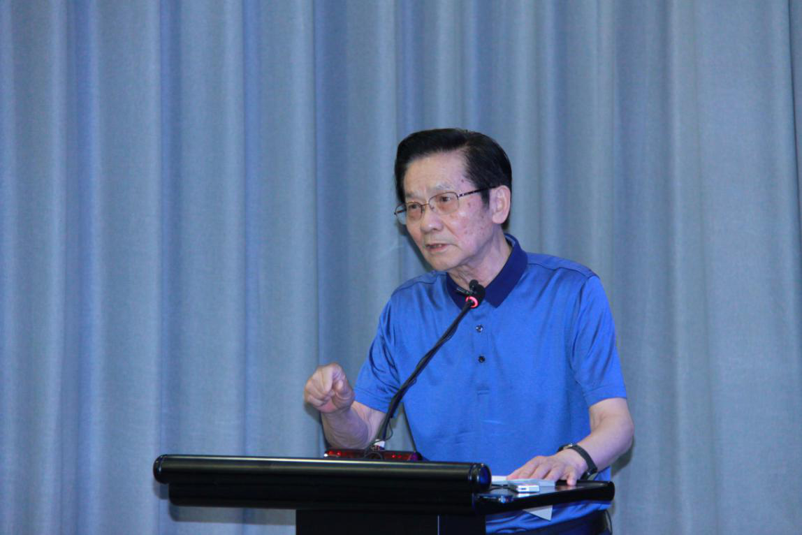 十一届全国人大财经委员会副主任贺铿:要让居民收入增长得快一点