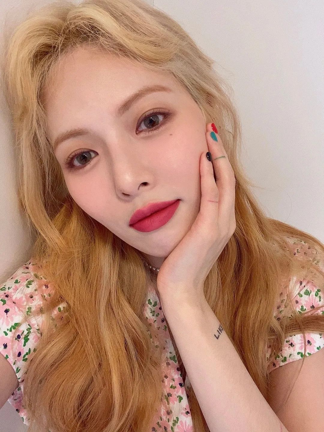 提问,夏天还有什么比做美甲更快乐的事吗?