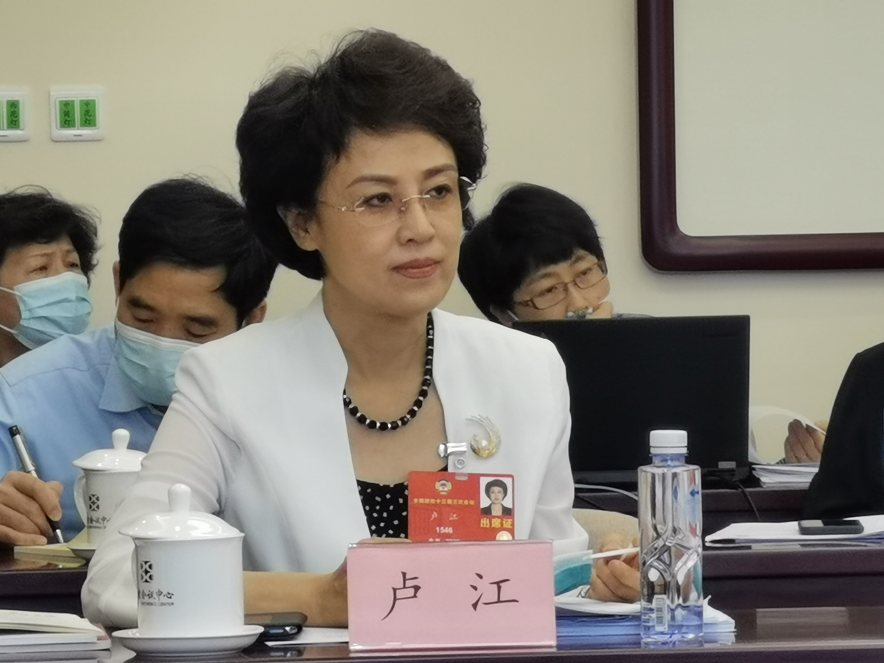 第十三届全国政协委员,国家食品安全风险评估中心主任,党委书记卢江