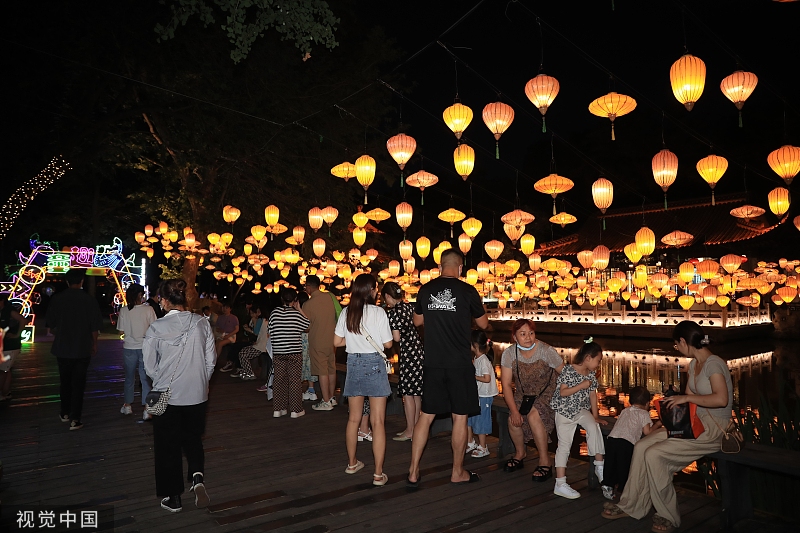 江苏扬州:瘦西湖夏日夜游夜市正式启幕 点亮古城"夜经济"