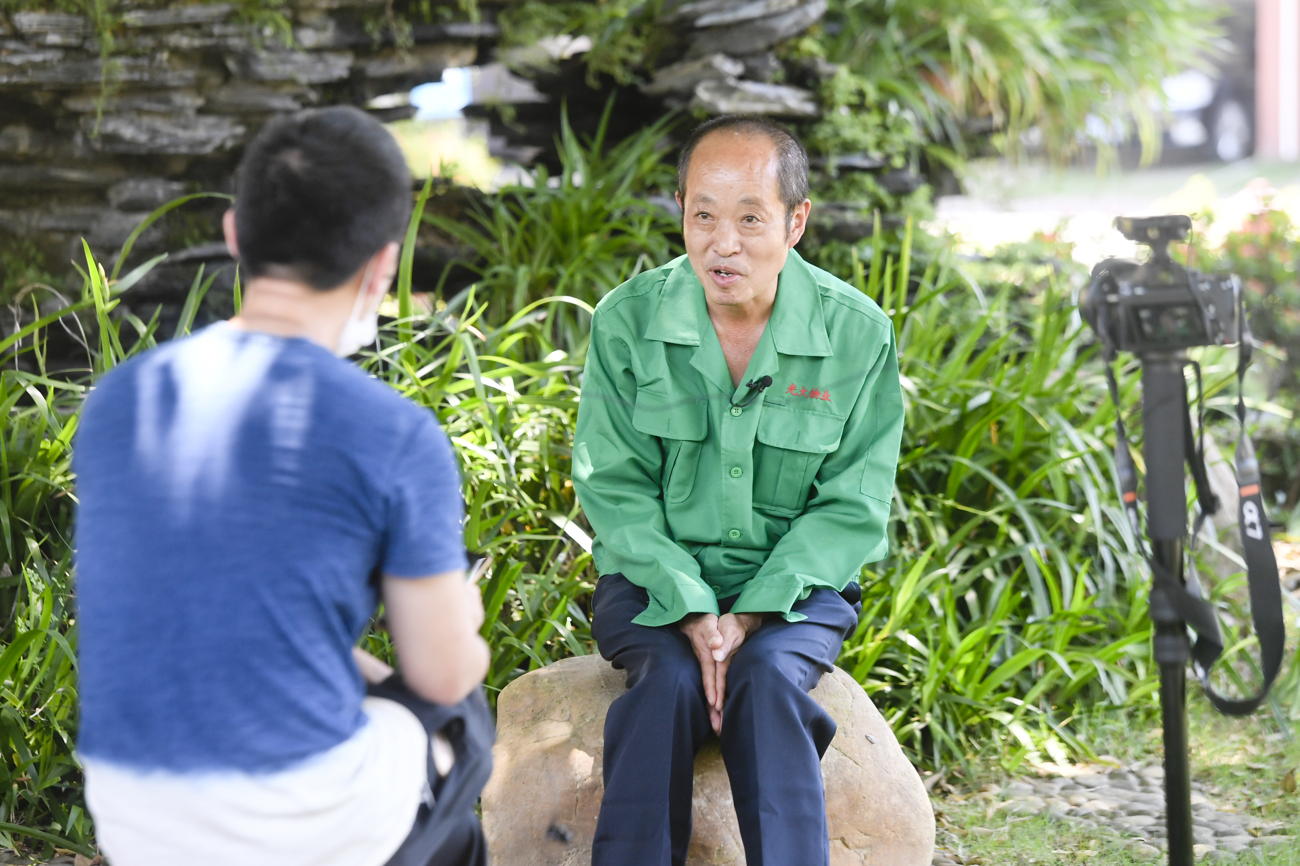 对话"网红民工"吴桂春:我不喜欢当明星,但儿子说我做了件善事